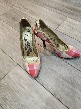 Naughty Monkey Pink Plaid Pointed Toe Heels Size 7